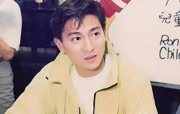 不会演农民就别演了刘德华梁家辉土得掉渣却堪称一绝