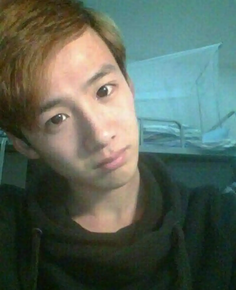 白敬亭早期旧照!那时候的他真土啊!咋说呢,包装使人洋气!