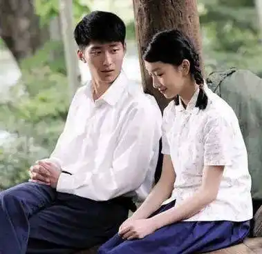 《山楂树之恋》,再和周冬雨版一比,差距就出来了_张艺谋_张导_照片