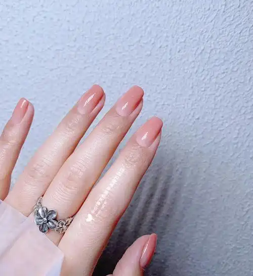 豆沙色渐变美甲