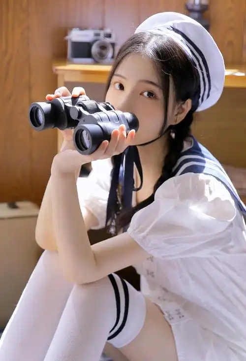 水手服美女性感养眼写真图片