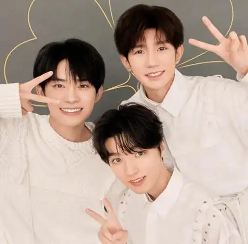 时代峰峻开通专挂私生账号,连发5条曝光,tnt成员高考也被蹲|tfboys