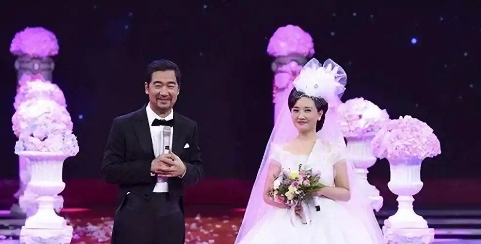 罗秀春明白张国立的心已经不在自己身上,便放手成全了她们.