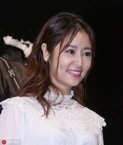 组图:林心如回应二胎传闻全程带笑,肌肤紧致嫩回少女时代