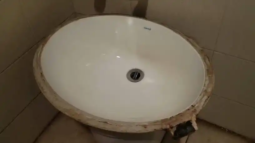 瓷砖胶马桶座洗手盆浴缸防水条厨具镜子固定安装密封粘合昆明