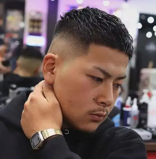 帅气干练美式短发 打造酷炫型男造型_时尚男发 - 美发站