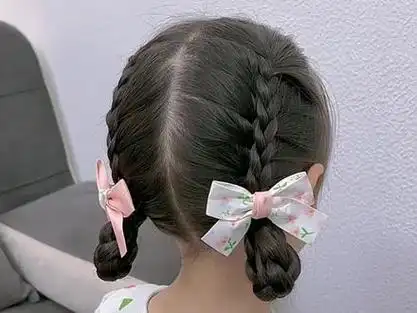 抖音小助手77500:37@香香爱编发中长发宝贝简单漂亮的公主发型#儿童