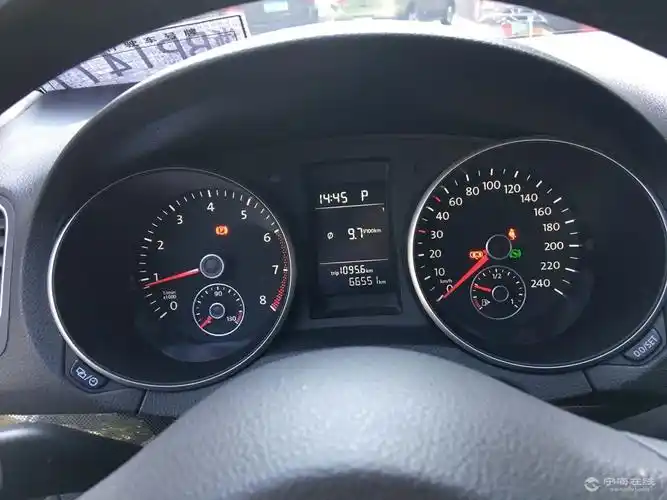 大众高尔夫白色仪表盘 1221.jpg