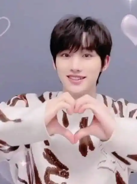 时代少年团渐暖手势舞好甜##时代少年团渐暖比心手势舞