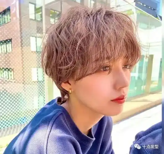 今年超流行的短发摩根纹理烫