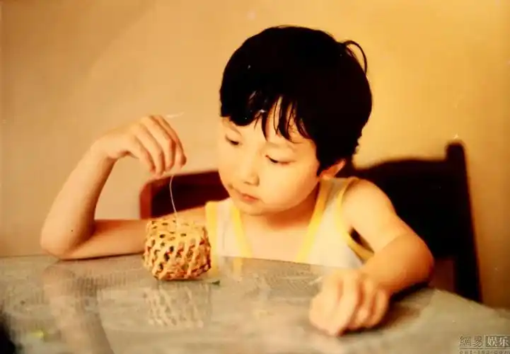 冯绍峰童年"萌"照首曝光 自曝儿时险被拐卖 - 红顶壁画 - 红顶壁画