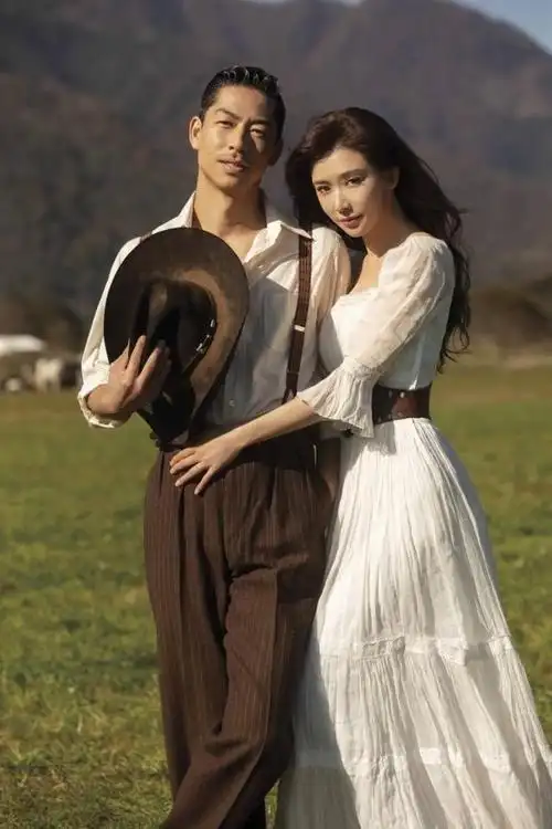 林志玲与老公用餐被拍 网友看到她喝水姿势都羡慕