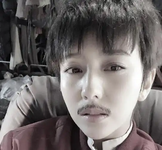 佟丽娅男装扮相 你看看像哪位男明星