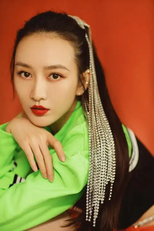 今晚 在的女团造型太绝了,跳舞的鸥鸥子也是超抢眼……|王鸥_新浪新闻