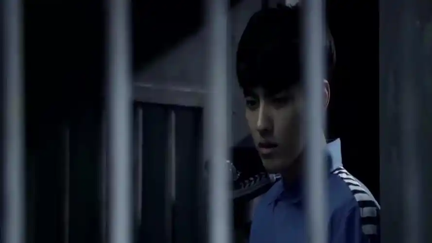 吴亦凡在看守所的伙食有多差?早晚只能吃馒头,中午才能吃顿好的