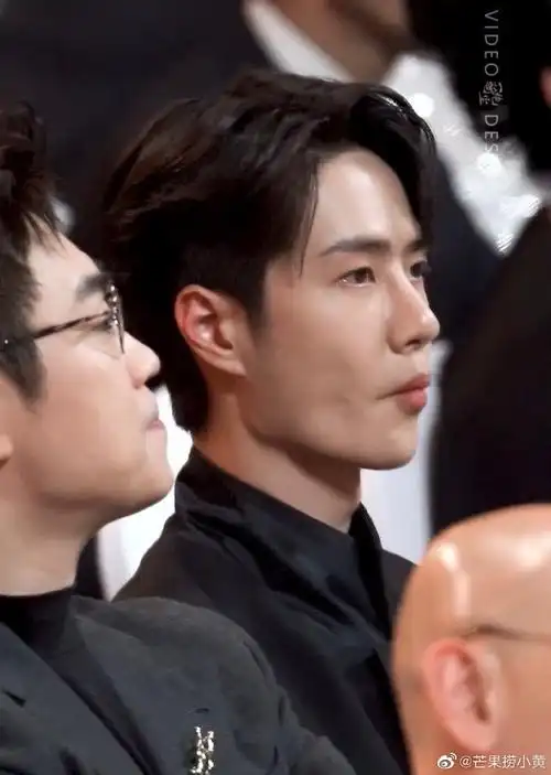 王一博 嘟嘟嘴##王一博小表情好可爱