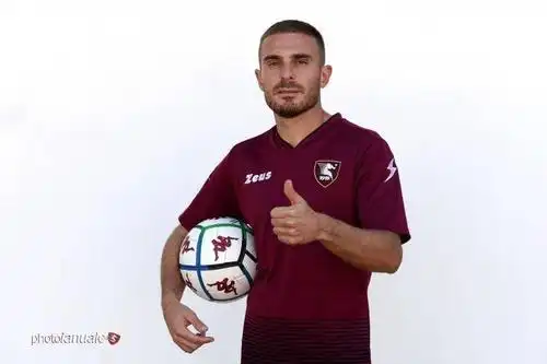 官方:萨勒尼塔纳签下桑普多利亚中场卡佩齐|桑普多利