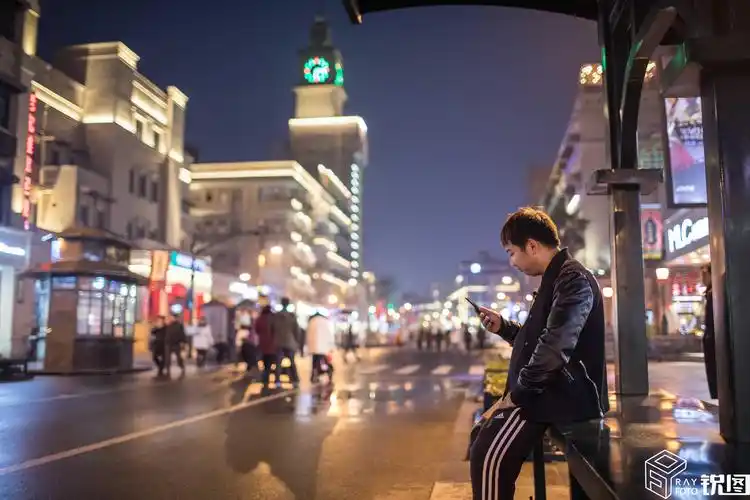 我是路人甲有了滴滴司机版90后小伙横店开车当追梦人