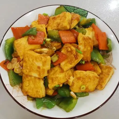 红烧鸡蛋豆腐,软嫩可口,美味下饭