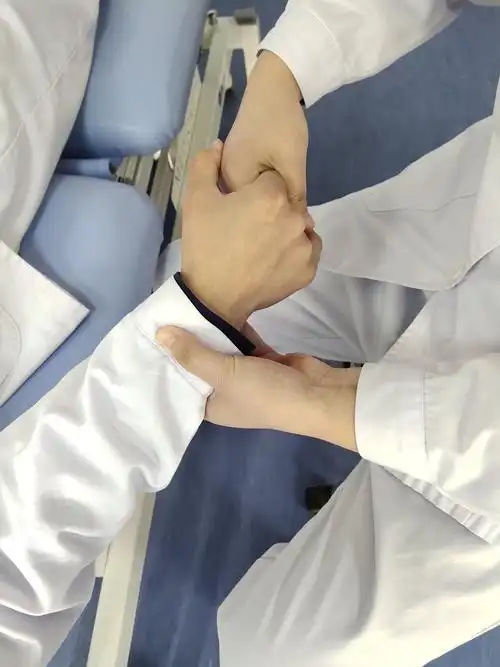 腕关节屈伸训练