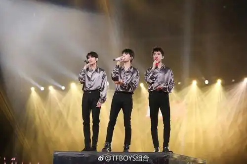 tfboys穿亮片西装彩排跨年晚会表演曲目曝光还有其他互动