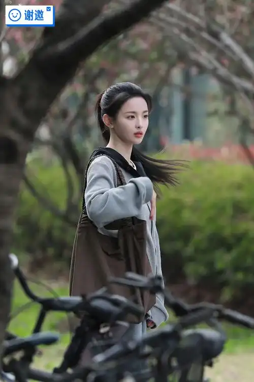 火箭少女101组合的11个人现在(2024年)相互之间还有合作吗?