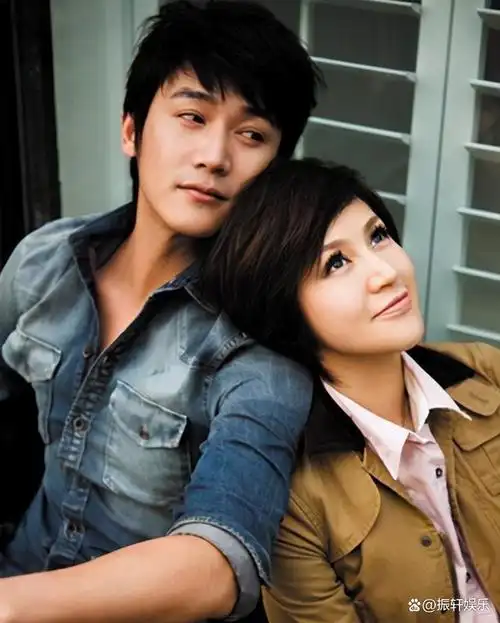 陆毅娶了鲍蕾郭京飞娶了鲍莉同样是女婿怎么待遇不一样呢