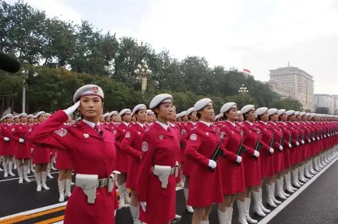 女兵大阅兵