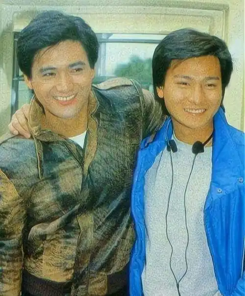 周润发低调过67岁生日!晨跑爬山心情好,两鬓斑白身形瘦高气场强|刘德