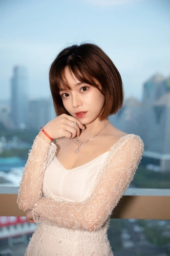 钻石世家x黄霄云星辰大海新品项链浪漫来袭