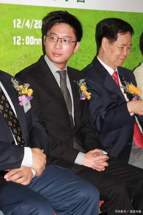 绅士之魅:揭秘豪门二公子霍启山的爱情之谜