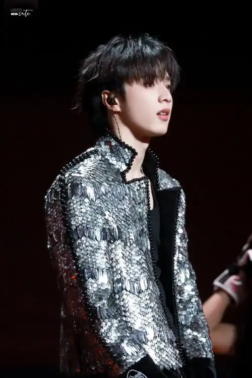 day-1-#刘耀文舞蹈solo#-#刘耀文 唱跳rap全能ace#feel me-刘耀文舞台