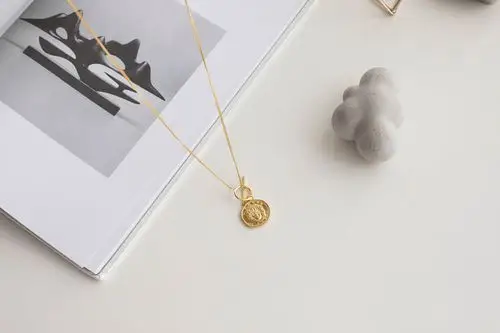 ins风冷淡风项链颈链拍摄静物产品拍摄银饰品首饰