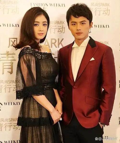 但相恋4年后感情还是走向了终点,蒋欣称他们是和平分手,平静地把恋人