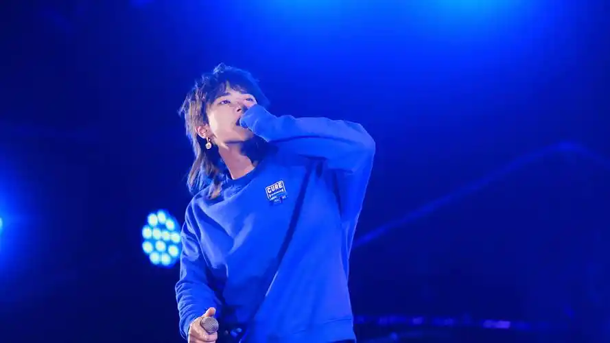 太一亮相麦田音乐节首唱负重透露新专辑即将发行