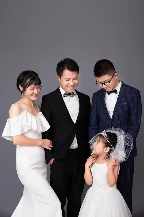 2020年全家福现代篇