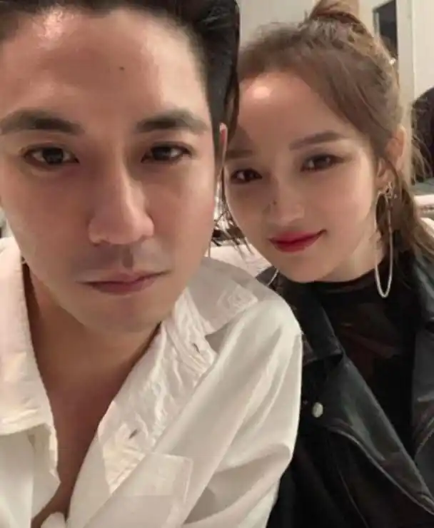 孟佳晒照公布恋情 孟佳男友是谁