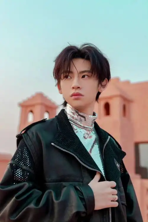 哇塞,小鬼王琳凯超级棒啊!各种表现真的太惊艳了,又帅又酷,好喜欢!