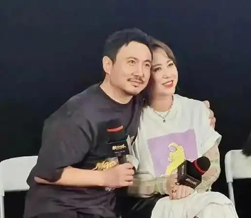 马丽嫁比自己小11岁男友38岁高龄为其生下孩子终成人生赢家