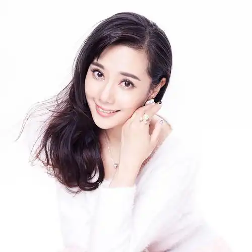 李夏佩(中国内地女演员)_尚可名片