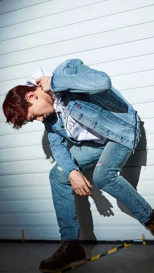 白敬亭帅气运动时尚写真手机壁纸图片