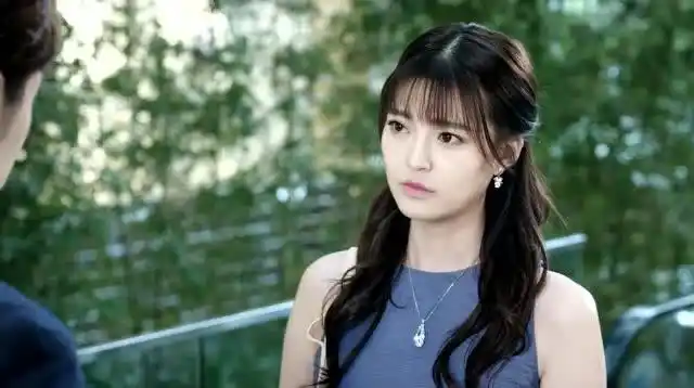 狐狸的夏天:韩君瑶一个人逛商场,顾瑾昀却以为她在监视自己!