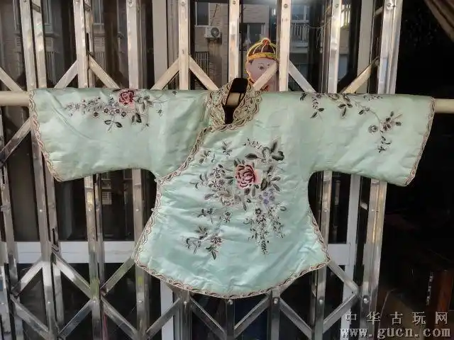 民国精美绣花裘皮倒大袖女上衣