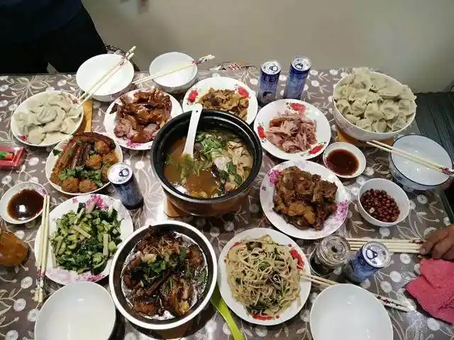 这才是朋友圈的中秋节,没有月饼,有的只是一桌的家常菜