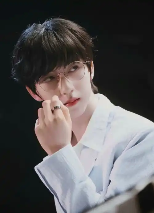 贺峻霖可爱学长的逆袭之路