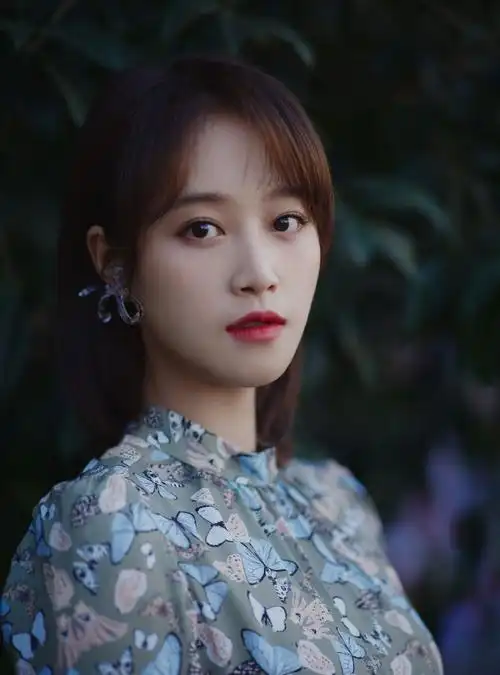 蓝盈莹:写真图集_高清图集_新浪网