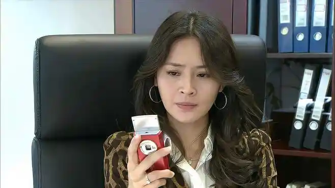 门第:罗小贝还是选择报警,春生的计划失败,直接被带走