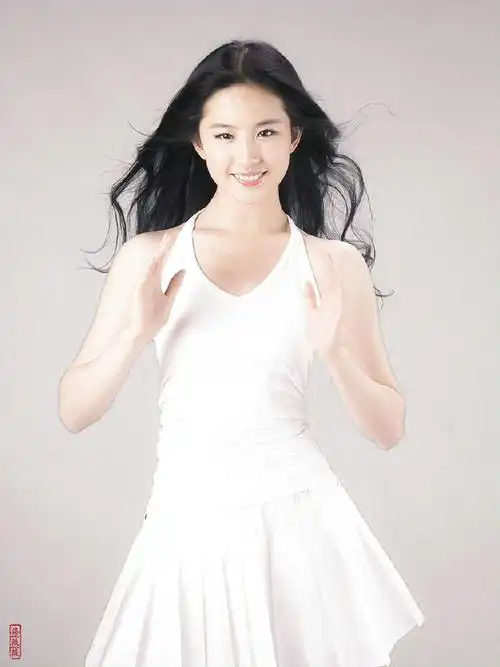 刘亦菲初中时期旧照