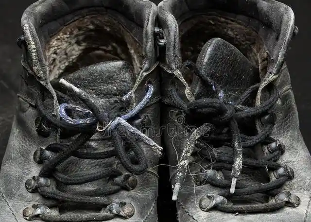 有钱人的零花钱就是好骗巴黎世家推出破烂鞋售价12万元