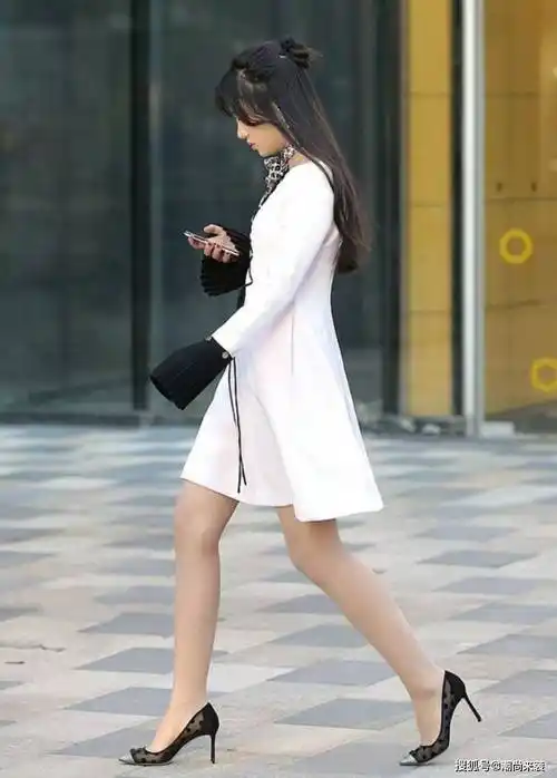 基础款 春鞋,时髦显高挑,小姐姐都在穿_高跟鞋_女生_白色